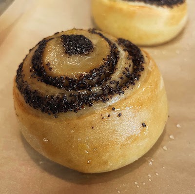 Sweet Poppy Seed Bun